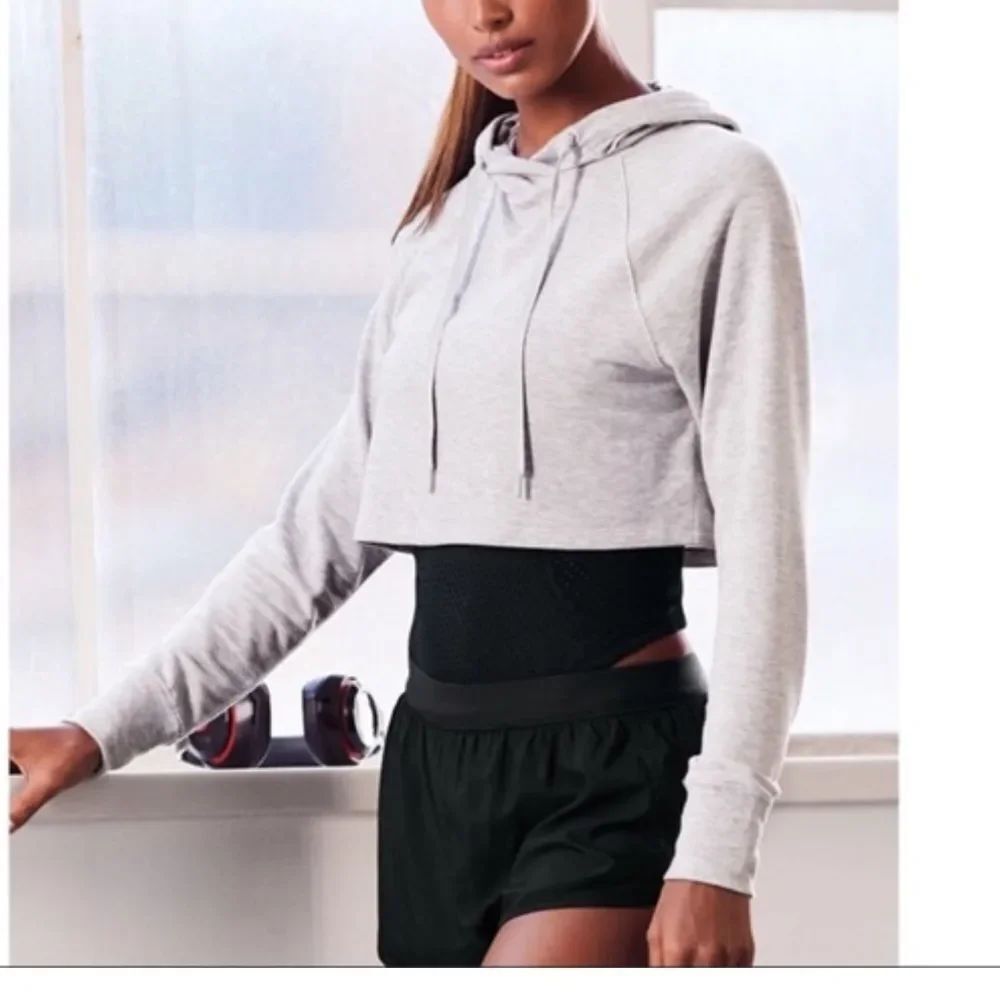 Cropped Light Mauve Hoodie for Women - Casual Athletic Pullover